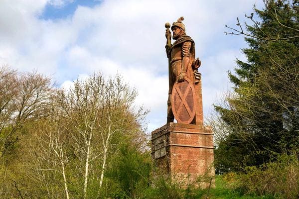 william-wallace-statue-bemersyde-estate-melrose-2